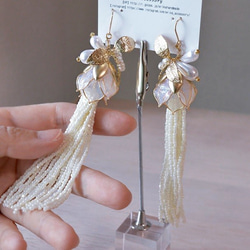 【1278】レジンモチーフとタッセルのピアス レジンとタッセルのピアス(紫蝶) | iichi 日々の暮らしを心地よくする