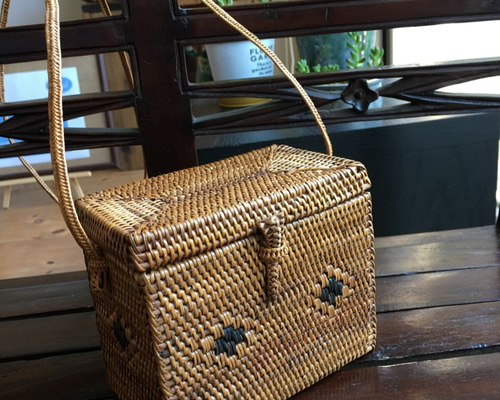 新品タグ付　インドネア　バリ島　アタ蓋付Bag　green 新品タグ付インドネアバリ島アタ蓋付Baggreen