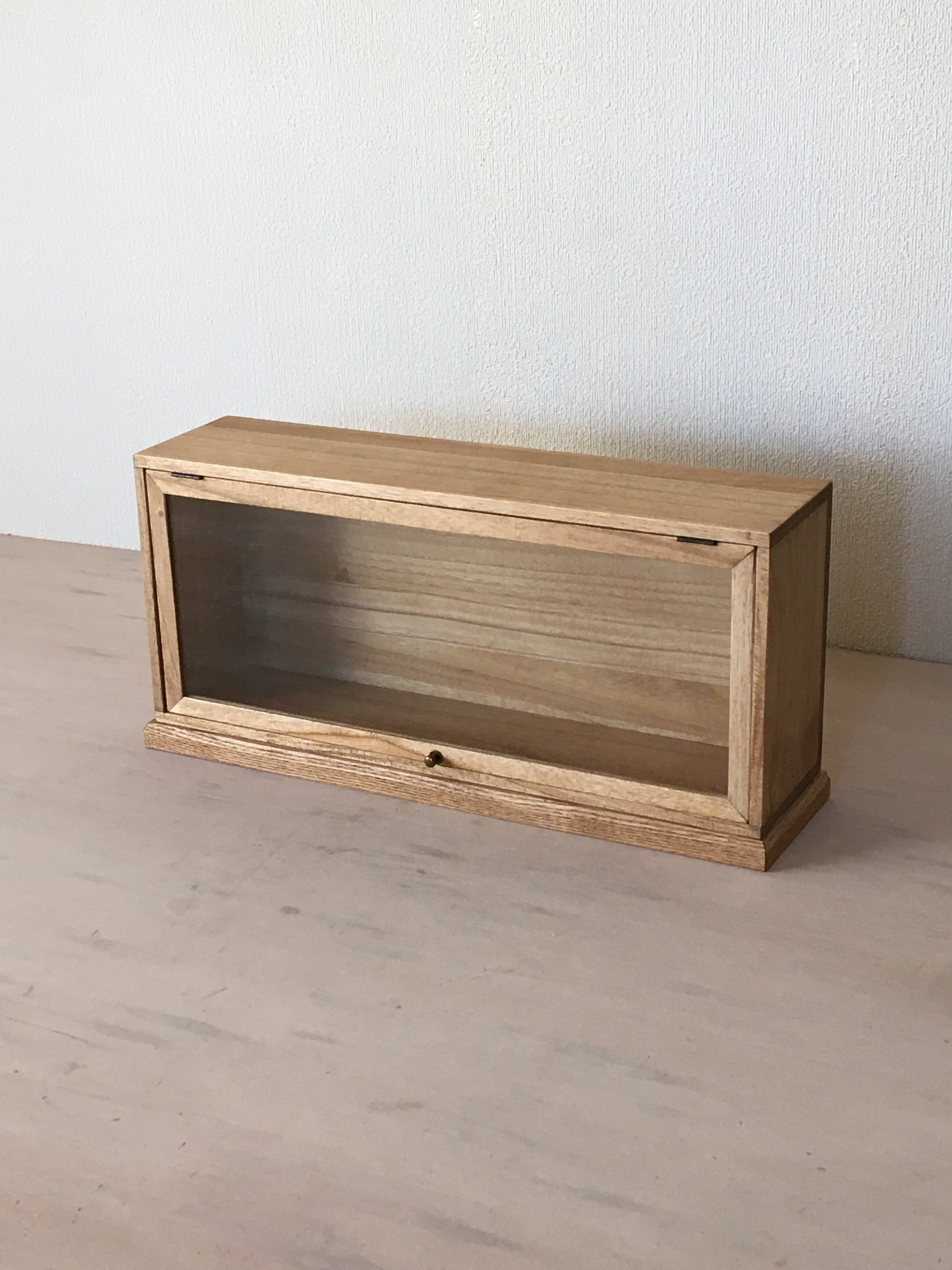 サイズオーダー可］木製ガラスケース 卓上 ショーケース 横長タイプ 棚