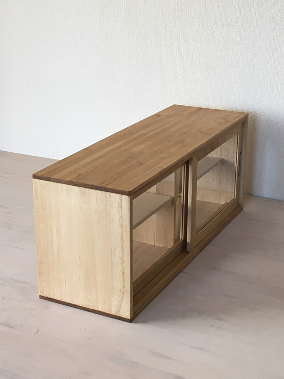 ［サイズオーダー可］木製 2段 ガラスケース ショーケース  小さな食器棚 卓上サイズ 9枚目の画像
