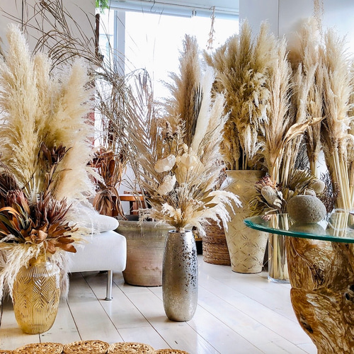 新作」パンパスグラスとフェニックスリーフのインテリアフラワー