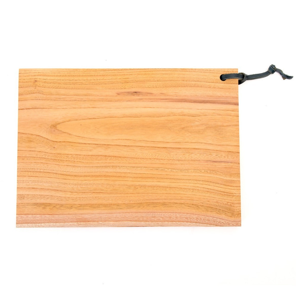70歳の欅のまな板 スクエア型〔くるみオイル浸潤仕上げ〕カッティングボード チーズボード 1枚目の画像