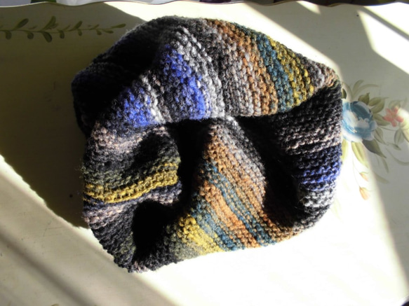 3D仕立てでへたらない～羊毛100%手編みスヌード 2枚目の画像