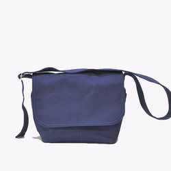 Mini Flap Bag （紺） 1枚目の画像