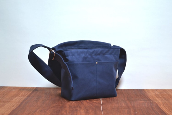 Mini Flap Bag （紺） 2枚目の画像