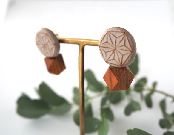 陶器和木部件製成的 2 路耳環“Anaha” 第1張的照片