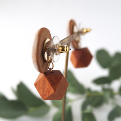 陶器和木部件製成的 2 路耳環“Anaha” 第3張的照片