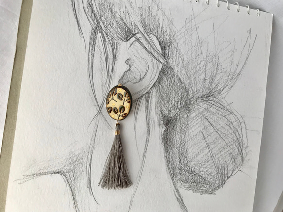 陶製流蘇耳環“葉子” 第5張的照片