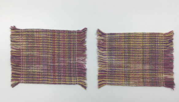 手織り布で作ったふさふさコースター 2枚組(H-ＣＯ-22) 1枚目の画像