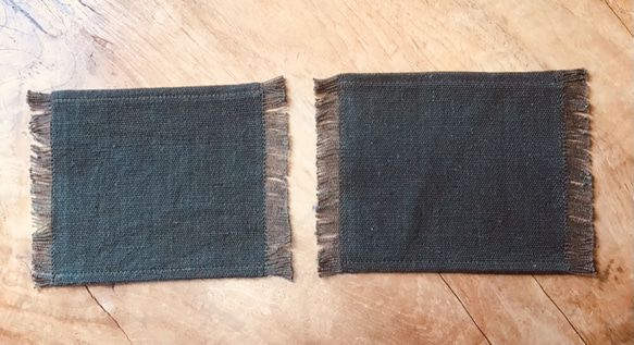 手織り布で作ったふさふさコースター 2枚組(H-ＣＯ-25) 3枚目の画像
