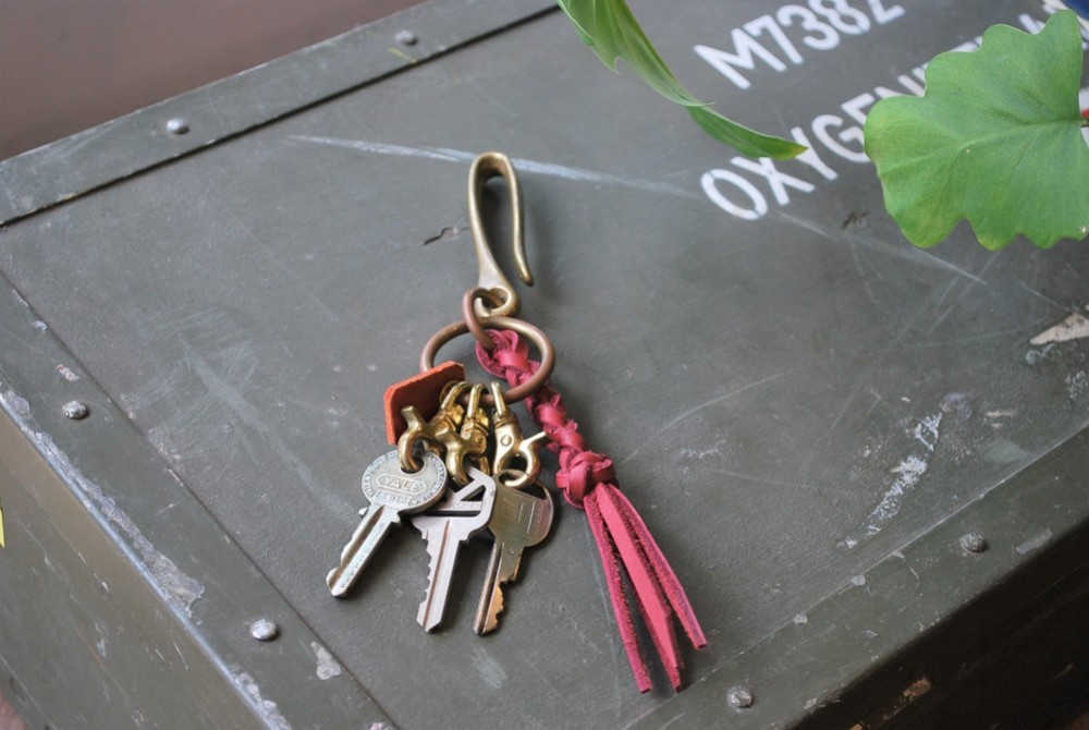 編み込みレザーキーリング / レザー / ワイン / プレゼント / 新生活