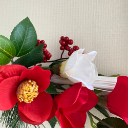 『Creema限定』【送料無料】紅白の椿のお正月飾り　白い水引　A-161 8枚目の画像