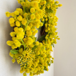 『Creema限定』【送料無料】ミモザと黄色い花のリース　A-209 3枚目の画像