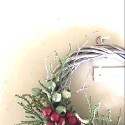 【送料無料 Creema限定】赤い実のクリスマスリース  A-２ 4枚目の画像