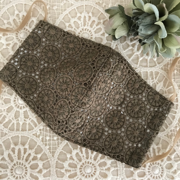 ◉豪華レース◉カーキ色も❤︎お洒落❤︎⭐️日本製オーガニックコットン ❇︎カーキ❇︎黒❇︎白　circle 花　マスク 2枚目の画像