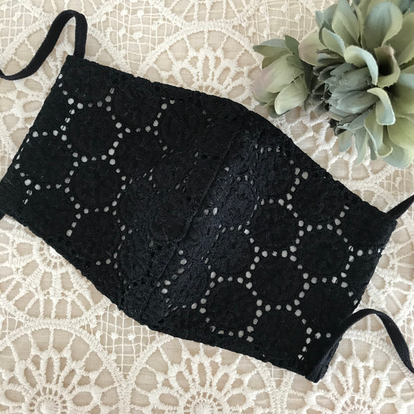 ◉豪華レース◉カーキ色も❤︎お洒落❤︎⭐️日本製オーガニックコットン ❇︎カーキ❇︎黒❇︎白　circle 花　マスク 3枚目の画像