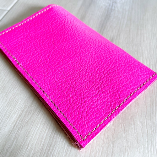 カードケース　定期入れ　名刺入れ　ピンク カードケース 本革 名刺入れ パスケース 蛍光 ピンク 名刺入れ