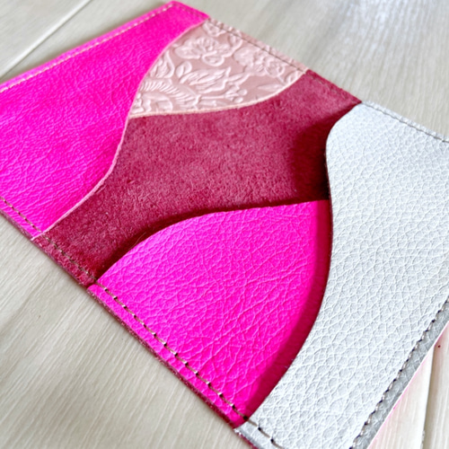 カードケース　定期入れ　名刺入れ　ピンク 楽天市場】パスケース 本革 定期入れ 二つ折り カードケース