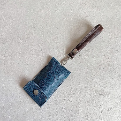 ネイビー レザー ペイズリー柄エンボスキーケース ネイビー レザー ペイズリー柄エンボスキーケース