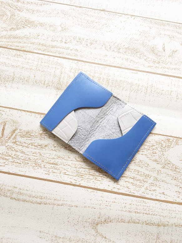 カードケース 本革 レザー 名刺入れ パスケース クロコダイル 型押し ホワイト ライラック ブルー 1枚目の画像