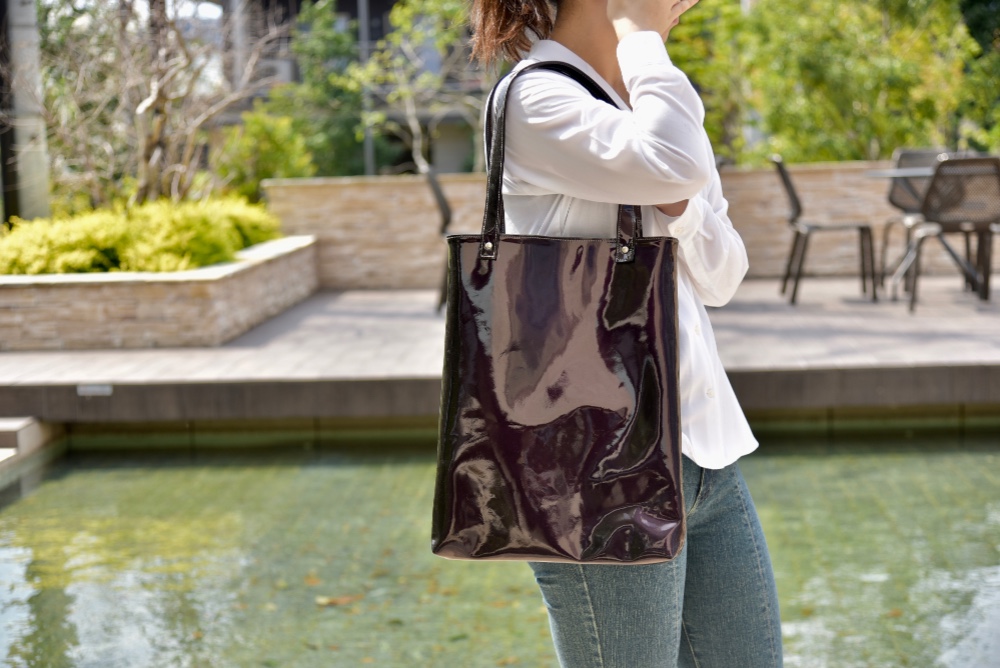 パープル ハンドバッグ エナメル