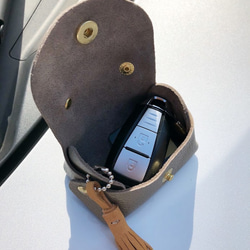 スマートキーが入る かわいい バッグ型 チャーム シルバー ソフト 2枚目の画像