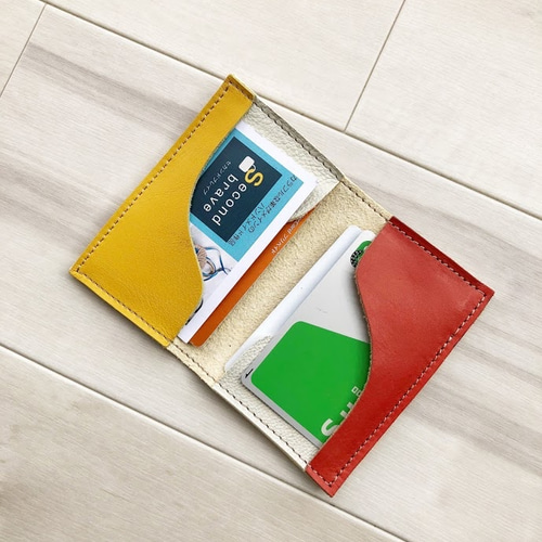 革と刺しゅう カードケース 本革 シュリンク クリーム 刺繍 名刺入れ