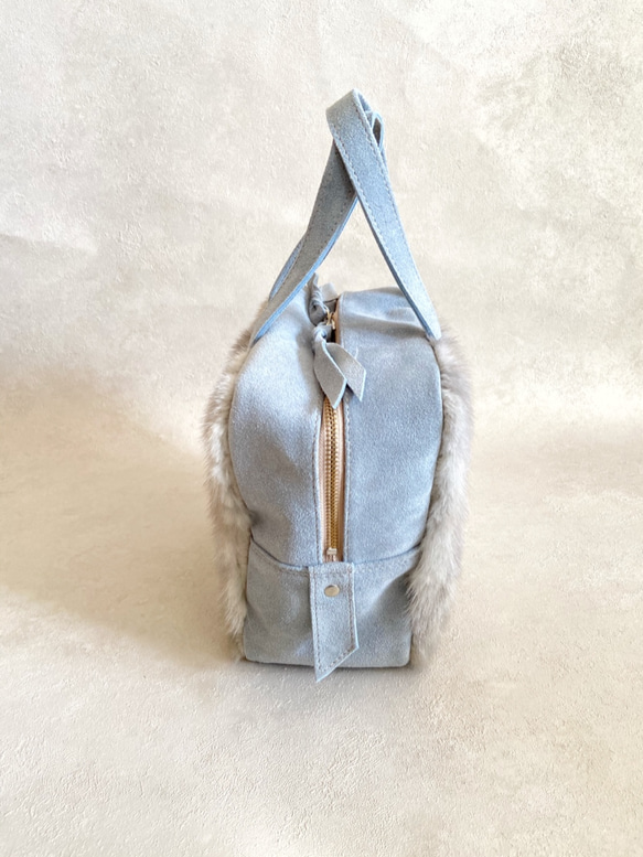 【１点もの/再販なし】キャラメル ボックス キューブ ハンドバッグ ミンクファー サファイア & スモークブルー 3枚目の画像