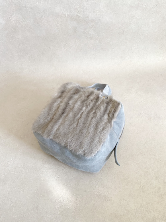【１点もの/再販なし】キャラメル ボックス キューブ ハンドバッグ ミンクファー サファイア & スモークブルー 10枚目の画像