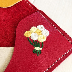 ワンポイント刺繍 カードケース 本革 レッド 刺しゅう バラの花束 名刺入れ パスケース 7枚目の画像