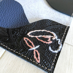 クールな革と刺繍 カードケース 本革 レザー 名刺入れ　デニム風 4枚目の画像