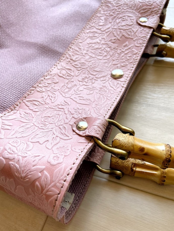 ペールカラー  Mサイズ トートバッグ 8号帆布 ラベンダー & 本革 花柄ローズ ピンク 2枚目の画像