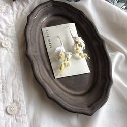 布花　mimosa の耳飾り　ホワイト　 4枚目の画像