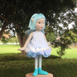 雨のしずくの妖精の人形 3枚目の画像