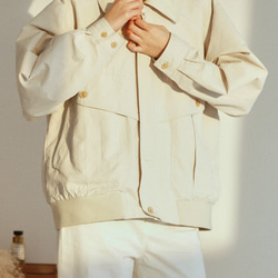 芝麻白色 寬松經典拼皮翻領夾克 廓形Oversize光澤質感棒球外套 第8張的照片