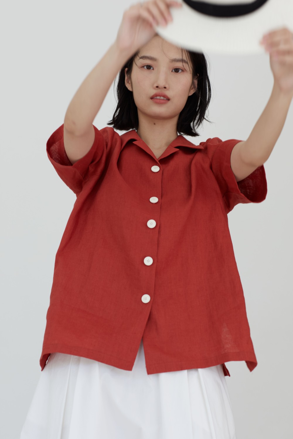 バックタイリネンシャツ 洗える 美品＊Loungedress レッド　洗える　赤
