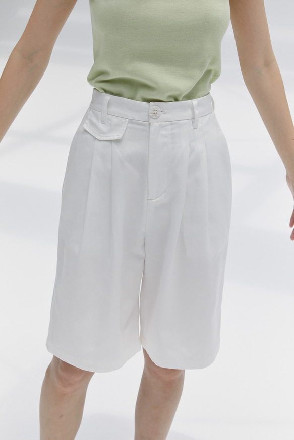 白色 兩色 天絲棉質 複古中褲 經典極簡 男孩感寬松顯瘦五分褲 第3張的照片