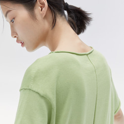 牛油果綠 純色寬松卷邊短袖T恤 日本進口多色醋酸棉混紡 高級親膚 第2張的照片