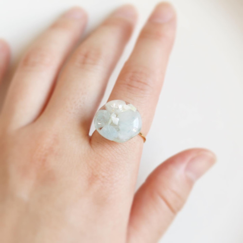 天然石 ミルキーアクアマリンとパールを封入したリング（フリーサイズ