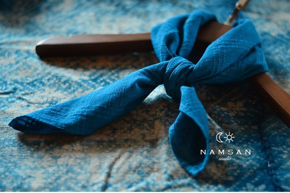 两种蓝 中藍/深藍 天然植物藍染 純棉素面暗格紋手帕方巾 生日情人節交換禮物 送男女朋友「NAMSAN INDIGO」 第7張的照片