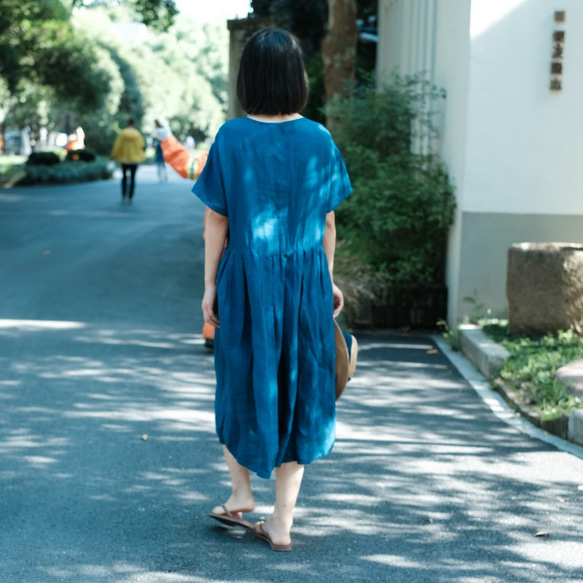 偏愛 | 靛藍色 天然雨露麻制 夏日亞麻寬鬆短袖褶皺洋裝 藍染連身裙 Namsan Indigo草木染 第1張的照片