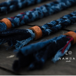 阿美咔嘰 | 純手作編織藍染編繩項鏈含皮釦 藍色複古佛繫手作項墜「NAMSAN INDIGO」草木染 第7張的照片
