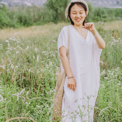 靛藍/白色 棉麻風氣質寬鬆V領開叉洋裝 天然植物染夏日舒適連衣裙 Namsan Indigo草木染 第5張的照片