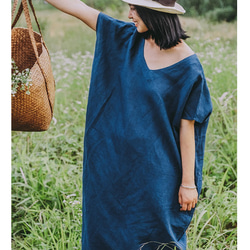 靛藍/白色 棉麻風氣質寬鬆V領開叉洋裝 天然植物染夏日舒適連衣裙 Namsan Indigo草木染 第7張的照片