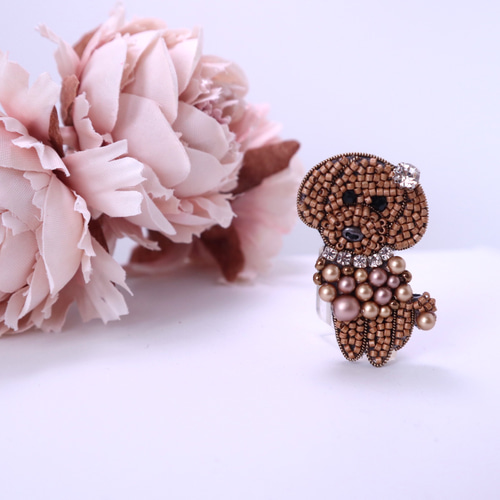 トイプードルのビーズ刺繍ブローチ ブローチ beads syurippi