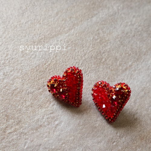 真紅 大人のハートビーズ刺繍ピアス・イヤリング ピアス（スタッド・一