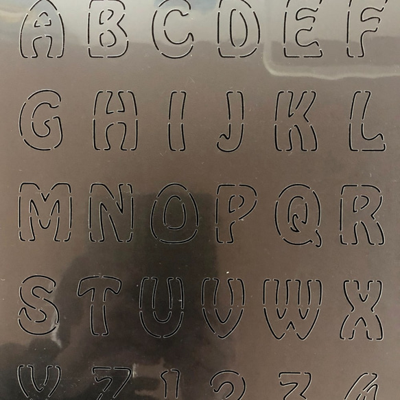 アルファベット 輪郭線大文字 書体ホボ ステンシルシート 型紙