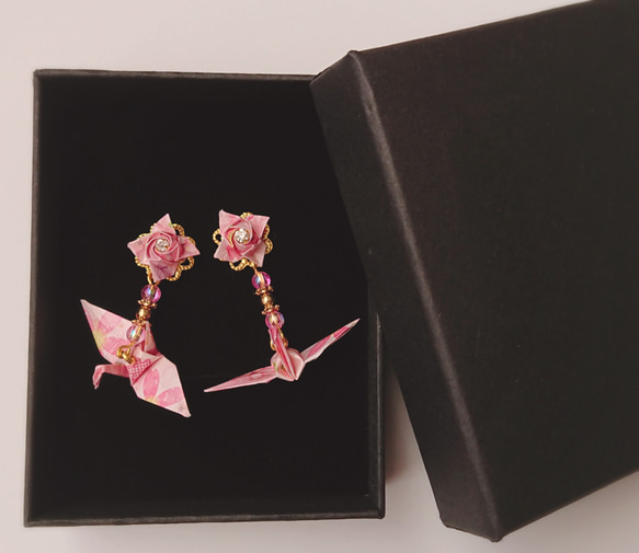 折り鶴と折り薔薇のイヤリング 水色 5枚目の画像