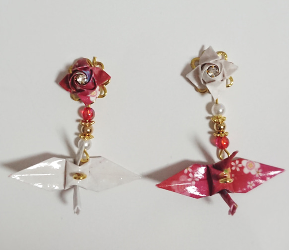 とまちー様専用☆
折り薔薇と折り鶴のピアス イヤリング 2枚目の画像
