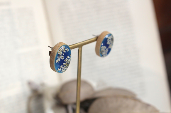 木耳環樹脂（蕾絲花，藍色） 第3張的照片